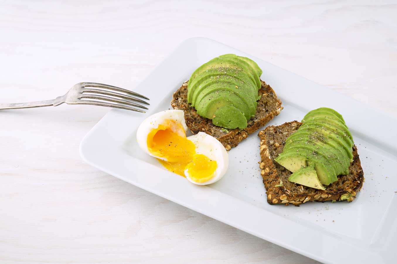 Avocado-Toast-With-Egg