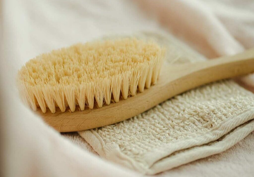 What Is Dry Brushing